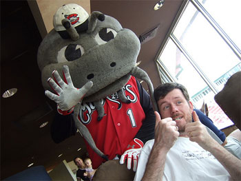 Chris Pucci (in costume) with an unidentified fan